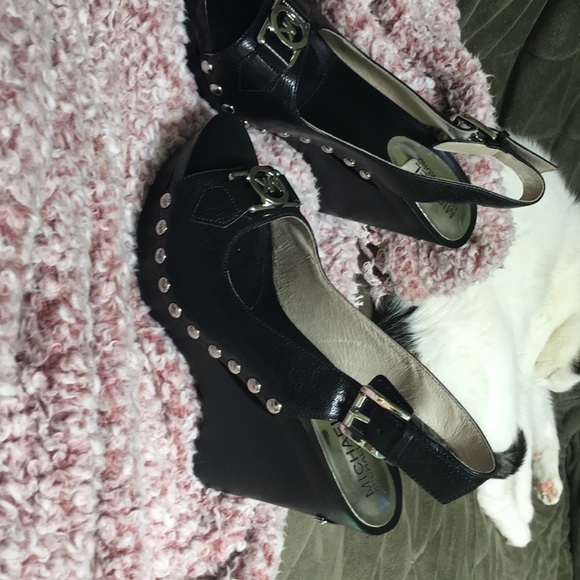 Michael Kors shoes - Picture 2 of 5